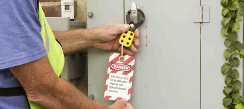 hand adjusting lockout-tagout sign